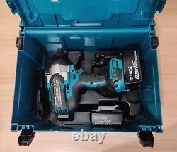 Makita DTW1001RTJ 18V 2x 5Ah Li-ion LXT Brushless 3/4 Impact Wrench Kit