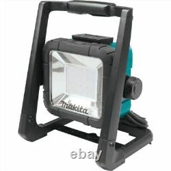 Lumière de travail LED Makita DML805 18v / 14.4v / 240v LXT Li-Ion sur le site de travail au lithium