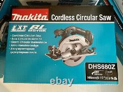 Makita Dhs680z 18v Lxt Li-ion Scie Circulaire Sans Brosse Avec Dust Port & Side Guide
